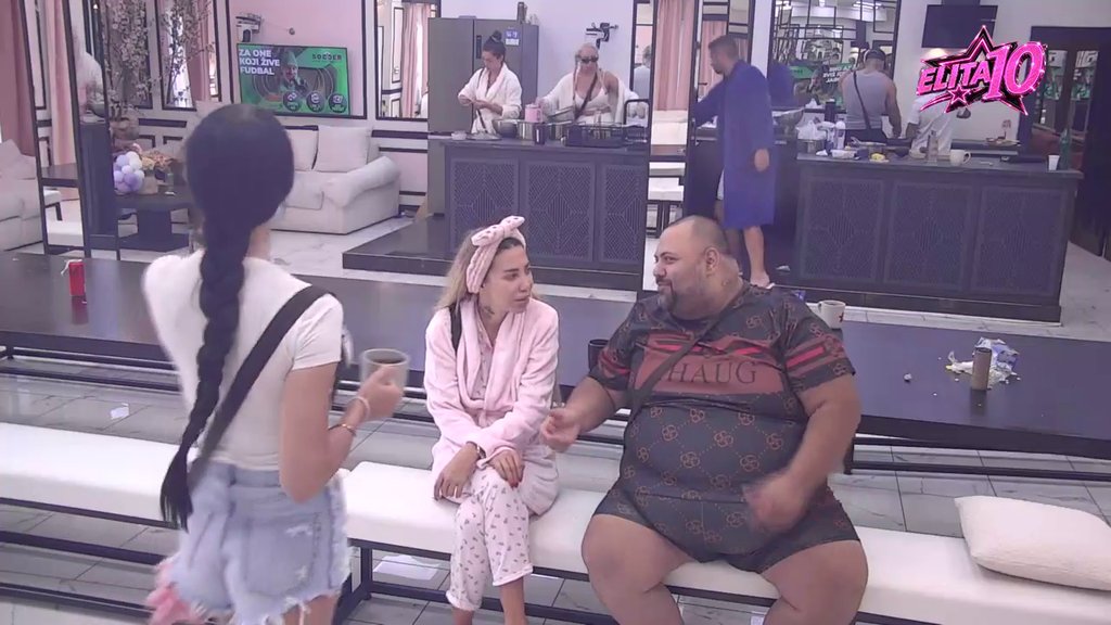 SLAĐA PORŠELINA NA METI ANELI: Zadrugarka prozvala drugaricu zbog bliskosti sa Carem, atmosfera u Beloj kući sve napetija (VIDEO) – Slađa Poršelina Aneli