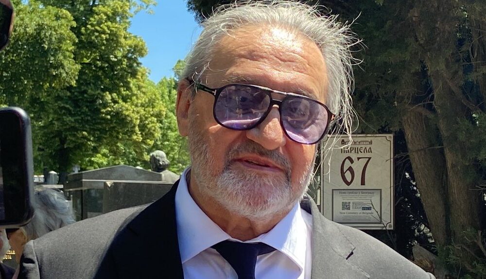 SUKOB OKO NASLEDSTVA OTKRIO LUKSUZ: Miša Grof otkrio vlasništvo nad bronzanom grobnicom i 18 stanova, a istina o bogatstvu iznenadila javnost (FOTO) – kako se obogatio Miša Grof