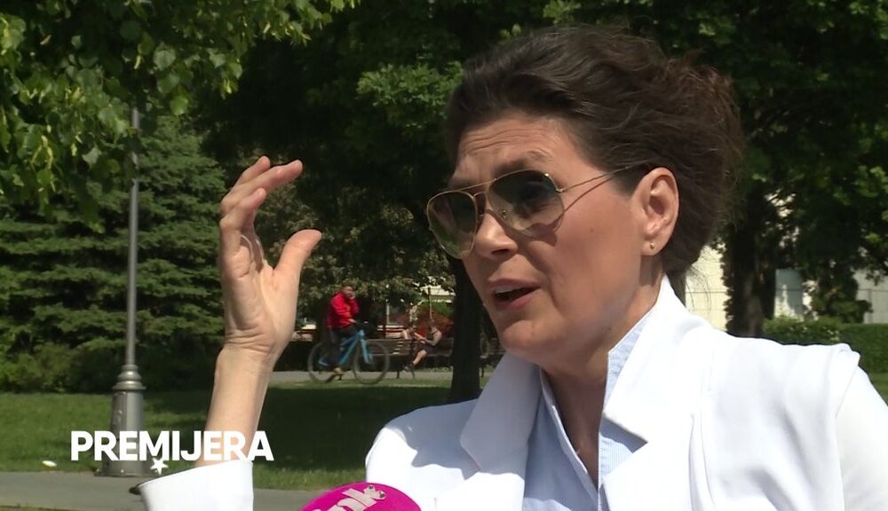 TEŠKA ISPOVEST EKSRA NENE: Kako je preživela požar, odrastanje bez porodice i gubitak sestre zauvek je obeležili (FOTO) – potresna sudbina naše pevačice