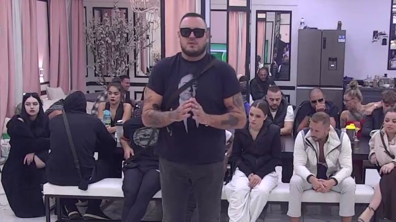 CAR OTVORIO SVE KARTE PRED UČESNICIMA: Filip Car iskreno o odnosu sa Aneli i priznao zašto Anđela više nije tema u Beloj kući (VIDEO) – odnos Filipa Cara i Aneli