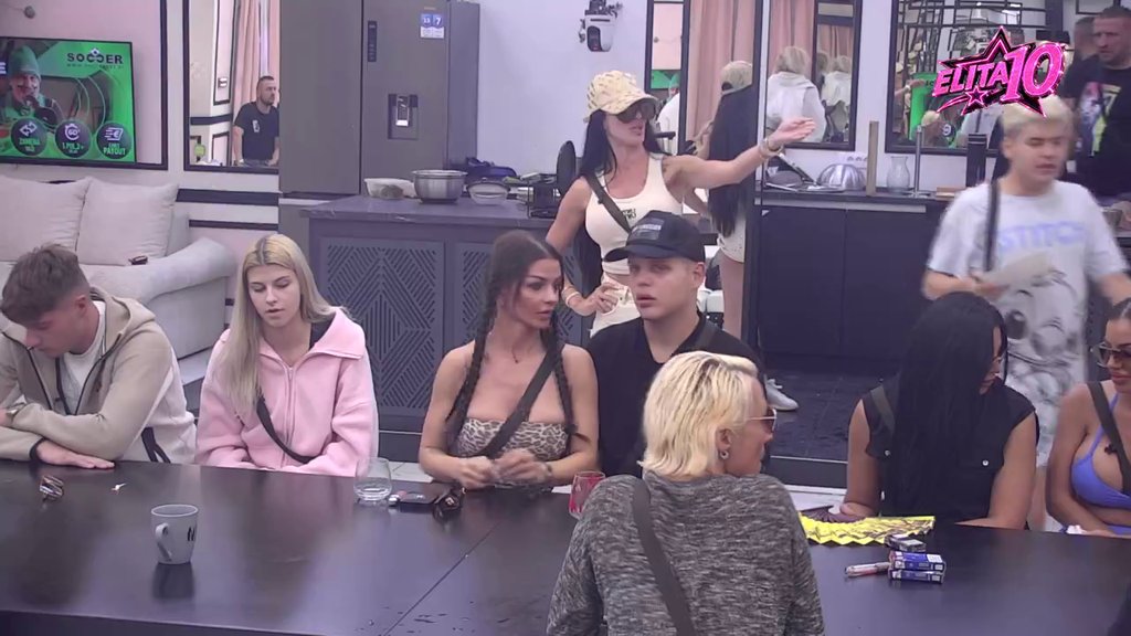 PORŠELINA NE ŠTEDI REČI U BELOJ KUĆI: Oštro komentarisala odnos Aneli i Cara, svi čekaju njihovu reakciju (VIDEO)