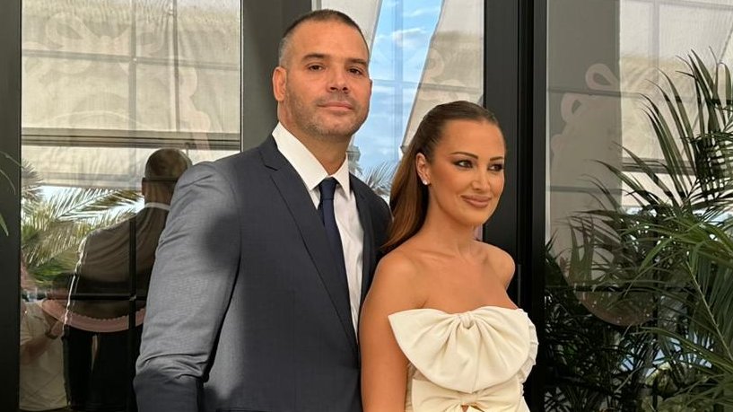 PRVI KORACI ODUŠEVILI PORODICU ŽIVOJINOVIĆ: Mala Aria prohodala pred kamerom, baka Zorica podelila neodoljivi trenutak iz doma (FOTO) – prohodala Aria Živojinović