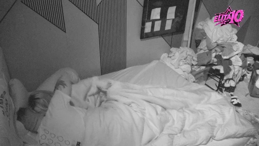 MASKE PADAJU U ELITI: Aneli i Car završili u zagrljaju posle emotivnog razgovora, da li je pomirenje na pomolu? (VIDEO) – Aneli i Car zagrljaj