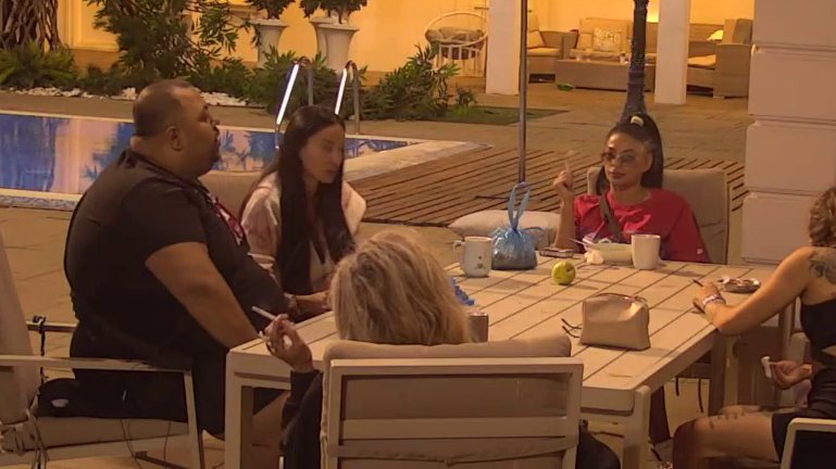 PORŠELINA UDARILA NA MAJU MARINKOVIĆ: Otvoreno iznela optužbe, karma sada vraća sve sa kamatom (VIDEO) – karma u Beloj kući