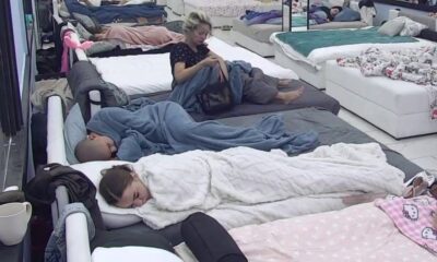 VELIKI ŠEF POKRENUO RAZBUĐIVANJE U ELITI: Zadrugari nisu ni stigli da zadremaju, neočekovane reakcije na domaće hitove (VIDEO) – Veliki šef pokreće razbuđivanje