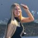 VESNA ĐOGANI BEZ KOMPLEKSA NA AERODROMU: Pevačica stigla bez šminke, a jedna izjava iznenadila sve (VIDEO) – Vesna Đogani bez šminke