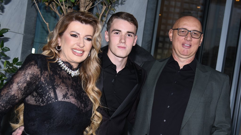 KAKO JE ANDREJ PREOKRENUO SVOJ PUT: Sin Viki Miljković i Tašketa danas slavi 19. rođendan, evo gde je sada (FOTO) – Andrej Miljković u Beogradu