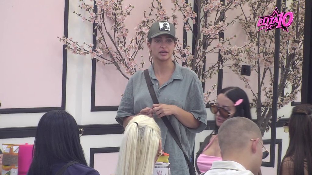 LAURA NIKAD JAČE UDARILA NA KARIĆA I FILIPA: Rešeta ih za crnim stolom, a Careva gospođa iz Dubrovnika na meti Elitine vatrene rasprave (VIDEO) – Laura Vuksanović udarila na Karića