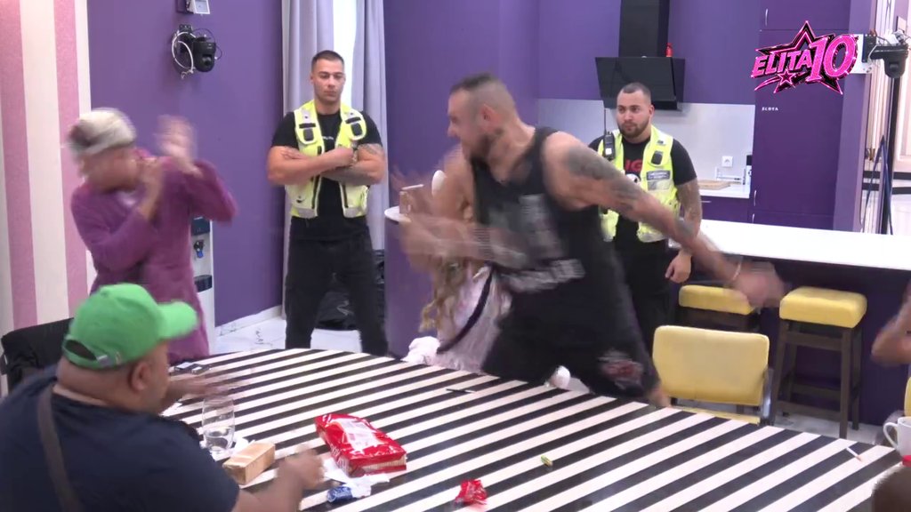 NAPETOST U BELOJ KUĆI: Filip Car gađao Uroša Stanića limenkom, obezbeđenje bilo u pripravnosti (VIDEO)