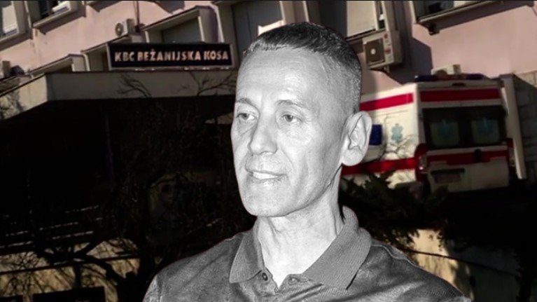 MISTERIJA ISPRED VRATA MODNOG KREATORA: Komšije zatekle ceduljicu sa brojem telefona na stanu Saše Vidića, evo šta je pisalo (FOTO) – ceduljica na vratima Saše Vidića
