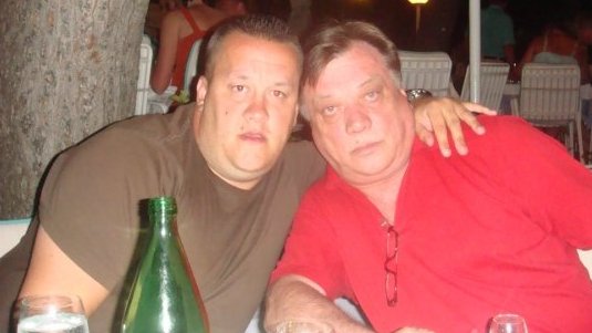 DINO BEŠLIĆ OTVORIO SRCE NA GODIŠNJICU: Emotivna poruka sina Halida Bešlića potresla region, svi se prisećaju velike porodične tragedije (FOTO) – godisnjica smrti Halida Beslica