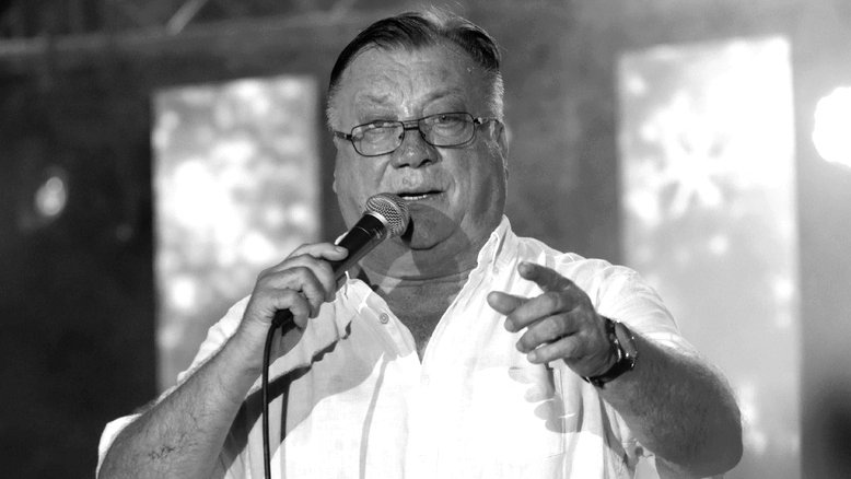 GODINU DANA BEZ LEGENDARNOG GLASA: Halid Bešlić ostavio neizbrisiv trag, porodica i prijatelji još pamte njegove rituale (FOTO) – godinu dana bez Halida Bešlića