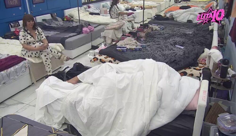 MASKE PADAJU U BELA KUĆA: Đukić i Laura ne prestaju sa ljubavnim igrarijama, zadrugari u neverici (VIDEO) – druga tura vrele akcije
