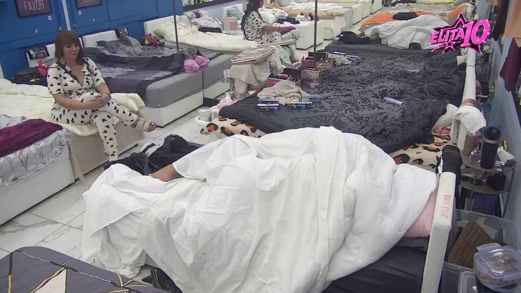MASKE PADAJU U BELA KUĆA: Đukić i Laura ne prestaju sa ljubavnim igrarijama, zadrugari u neverici (VIDEO) – druga tura vrele akcije