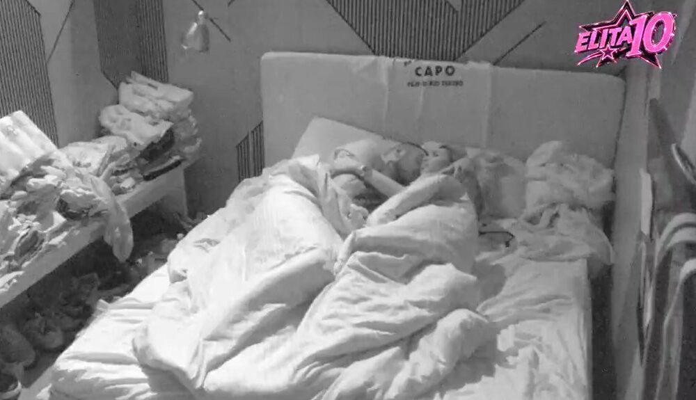 POSLE ŽESTOKE SVAĐE PONOVO BLISKI: Aneli i Car završili ispod pokrivača nakon rasprave, evo šta se dešavalo (VIDEO)