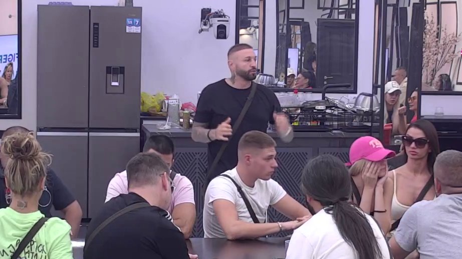 ŽESTOK OBRAČUN U BELOJ KUĆI: Nenad Aleksić Ša izvređao Lauru i Filipa zbog njihove akcije, zadrugari u šoku (VIDEO) – akcija Laure i Filipa