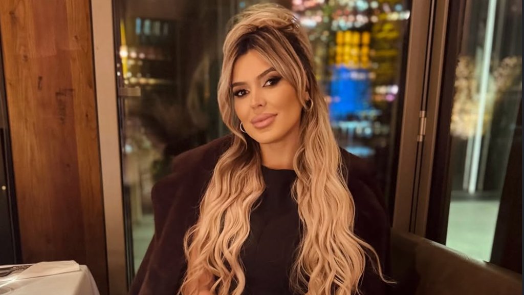 BORBA ZA STARATELJSTVO TRAJE GODINAMA: Jasna Šćepanović viđa sina samo dva puta mesečno, nova odluka donela još neizvesnosti (FOTO) – borba za starateljstvo nad sinom