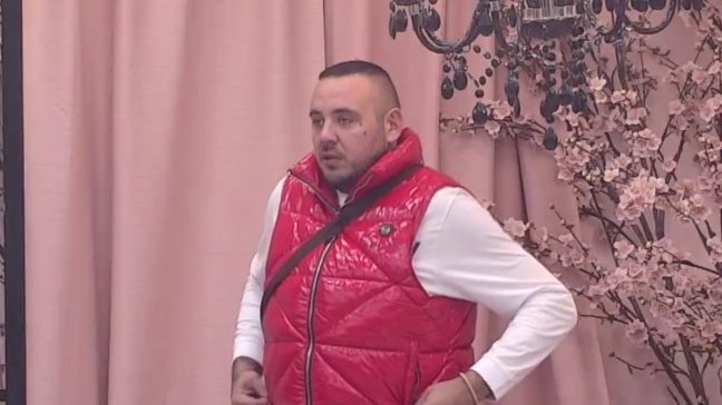 CAR UDARIO NA ANELI PRED SVIMA: U emisiji stao u odbranu Janjuša, ona potpuno zbunjena (VIDEO) – Filip Car u Eliti