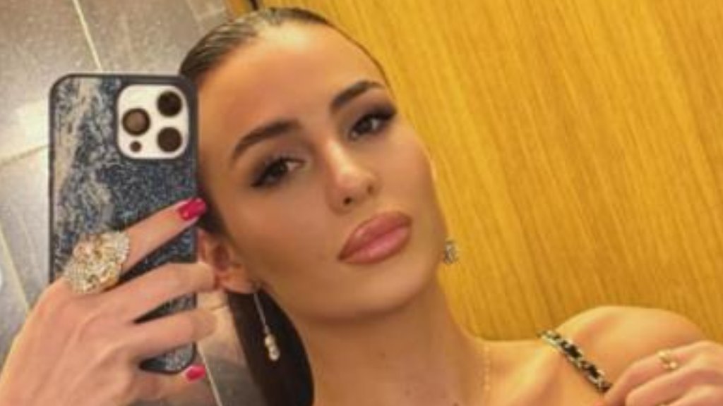 DUBOKA PORUKA ANASTASIJE RAZNATOVIĆ ZAPALILA MREŽE: Objavila citat o veri i životnim iskušenjima, svi komentarišu njenu objavu (FOTO) – Anastasija Ražnatović Instagram