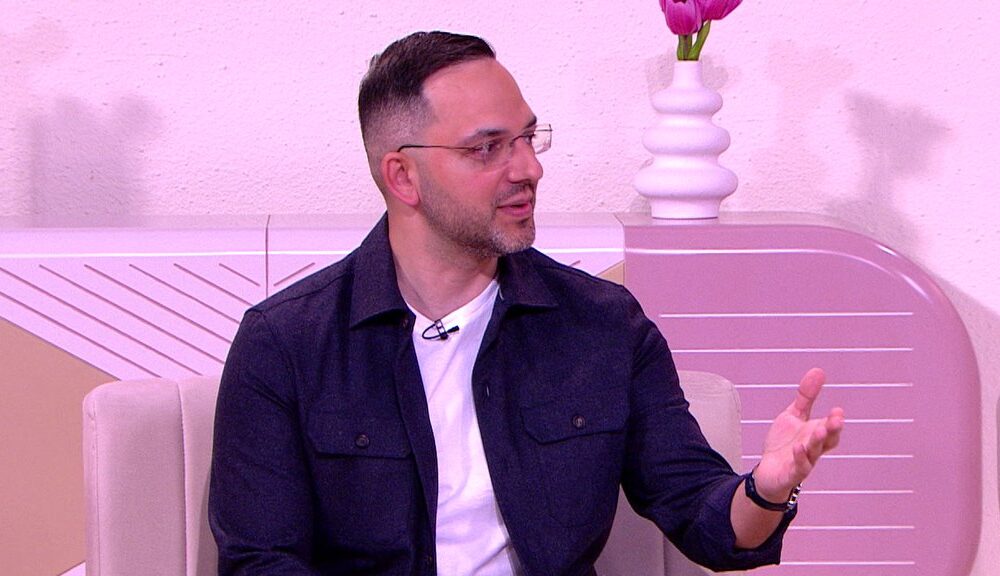 GRČKA ZVEZDA I DAMIR HANDANOVIĆ PRAVE MUZIČKI PREOKRET: Balkanska scena na nogama zbog njihove saradnje, svi čekaju šta će uslediti (FOTO) – muzički preokret Džozefine i Damira Handanovića