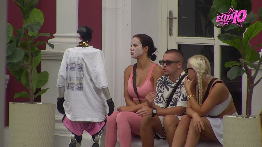 LAURA IZGUBILA STRPLJENJE ZBOG KONKURENCIJE: Priznala gorčinu u grlu zbog Đukića i Biljane, pa isprozivala rivalku pred svima (VIDEO) – gorčina u grlu