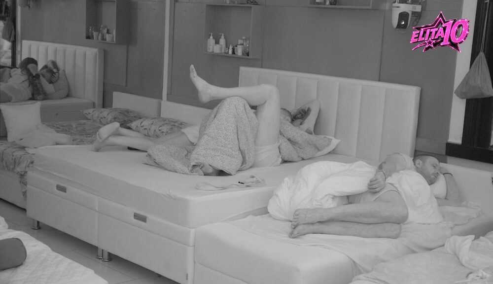 NOĆNE IGRE U BELOJ KUĆI: Janjuš i Sandra se zavukli pod pokrivač, zadrugari ne skidaju pogled (VIDEO) – ljubavne igrarije u cik zore