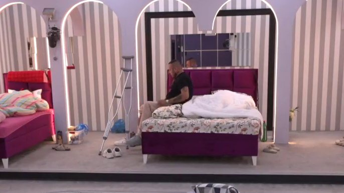 PREOKRET U ODNOSU CARA I ANELI: Filip se posle raskida vratio u zajednički krevet, zadrugari iznenađeni (VIDEO) – preokret u Beloj kući