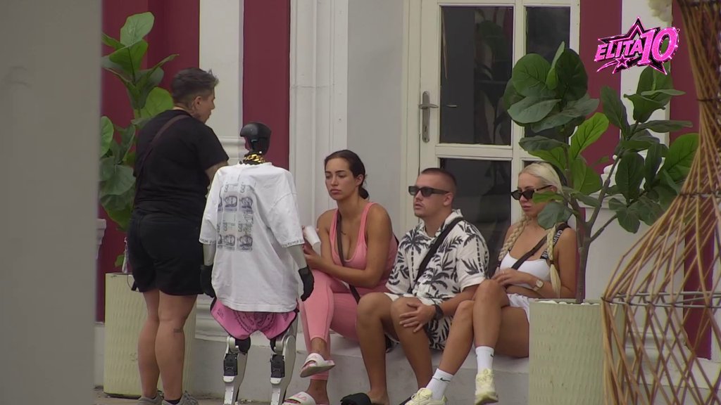 SUKOB EKSPLODIRAO U BELOJ KUĆI: Dača i Matora udarili na Aneli Ahmić zbog morala, njihovi komentari šokirali zadrugare (VIDEO) – sukob u Beloj kući