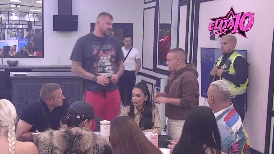 SUKOBI U PITANJIMA GLEDALACA: Dača otkrio šta misli o Janjušu i Aneli, drama u Beloj kući ne jenjava (VIDEO) – pitanja gledalaca