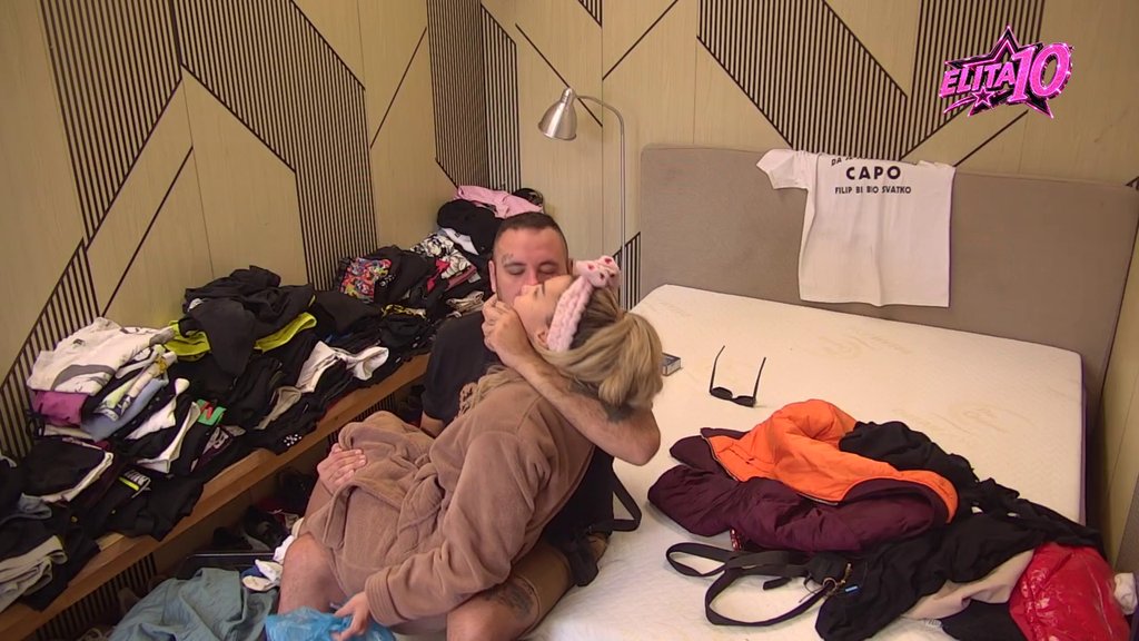 CAR DOBIO ZADATAK KOJI MENJA IGRA: Filip Car otkrio Aneli šta mu je Drvo mudrosti poručilo, a reakcija zadrugara ne prestaje da se komentariše (VIDEO) – zadatak u Eliti