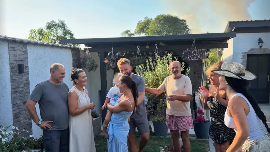 PORODICA DŽEHHVEROVIĆ U NEVERICI: Reakcija na vest o trudnoći Adriane Kadar iznenadila Teodoru i Gocu (VIDEO)