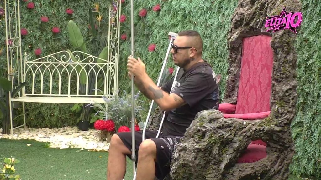 RAJSKI VRT PONOVO U CENTRU PAŽNJE: Filip Car stigao kod Drveta mudrosti, publika nestrpljiva da čuje šta ima da kaže (FOTO) – Rajsko vrt u Eliti