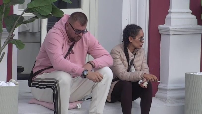 TENZIJA DOSTIGLA VRHUNAC U BELOJ KUĆI: Janjuš i Sandra potpuno prekinuli kontakt zbog priča o Mateji – svi gledaju šta će biti dalje (VIDEO) – tenzija u Beloj kući