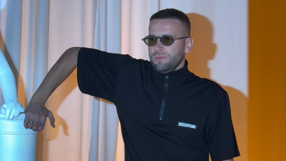 VLADAN SAVIĆ OTVORIO DUŠU O TEŠKOM RAZVODU: Pevač iz Magla benda priznao borbu sa alkoholom, a evo šta ga je spasilo (FOTO) – razvod Vladana Savića