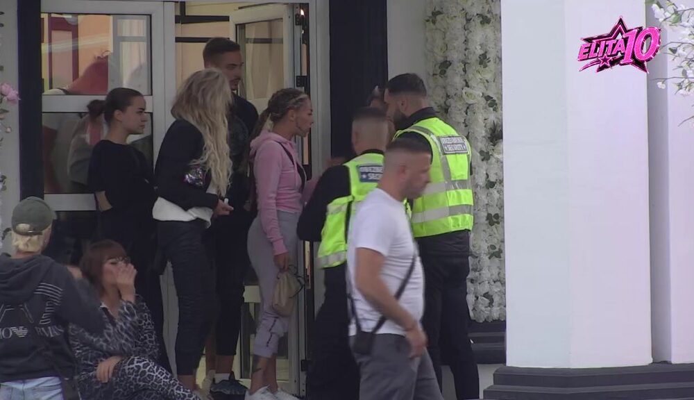 ŽESTOK OKRŠAJ U BELOJ KUĆI: Jovana Tomić Matora urlala na Biljanu Čavlin, obezbeđenje u pripravnosti (VIDEO) – napad u Beloj kući