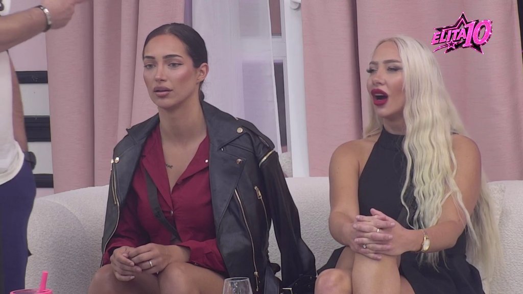 ŽESTOKO SUKOBLJAVANJE U ELITI: Laura i Glorija prozvale Aneli zbog izgleda, ona ostala bez reči (VIDEO) – napad u Eliti
