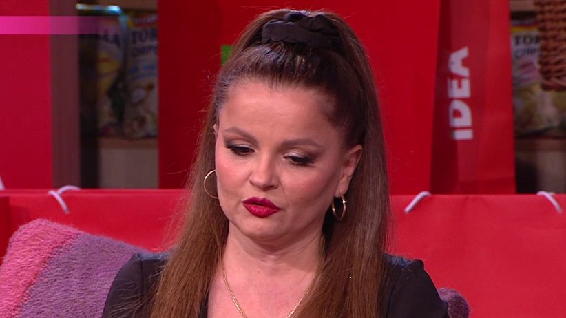 DRAMA NA PUTEVIMA BEOGRADA: Pevačici Maloj Cani uperen pištolj u glavu, njena reakcija iznenadila sve (FOTO) – napad u Beogradu