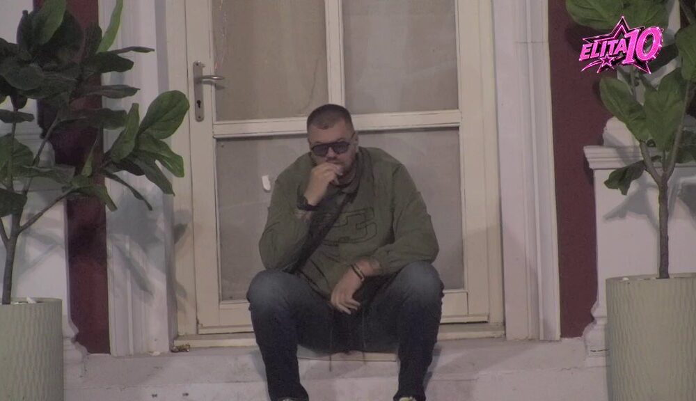 JANJUŠ NA IVICI STRPLJENJA ZBOG SANDRE I MATEJE: Sve više sumnja da mu kriju istinu, napetost raste u Beloj kući (VIDEO) – napad u Beloj kući
