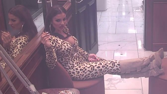 SUKOB U PUŠIONICI IZAZVAO LAVINU KOMENTARA: Sanja Grujić zbunjena zbog Careve izjave da su se ona i Marko Stefanović izblamirali (VIDEO)
