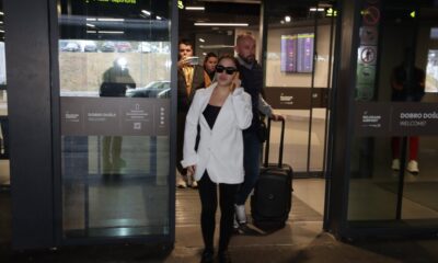 POVRATAK SA STILA NA AERODROMU: Aleksandra Mladenović i Tamara Milutinović sletele u Beograd, jedan detalj privukao svu pažnju (FOTO) – poznate pevačice na aerodromu