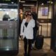 POVRATAK SA STILA NA AERODROMU: Aleksandra Mladenović i Tamara Milutinović sletele u Beograd, jedan detalj privukao svu pažnju (FOTO) – poznate pevačice na aerodromu