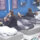 JEZIK JE ZAVEZAO MILJANU: Zadrugarka pokušala da prevede natpis iznad kreveta Stefana Karića, a zbunila i sebe i cimere (VIDEO) – more amore por favor