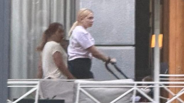 MILIČIN NOVI ŽIVOT UZ SINA MENJA SVE: Pevačica Milica Todorović pokazala nežnu stranu tokom šetnje sa Bogdanom, a evo ko joj pomaže (FOTO) – Milica Todorović sin