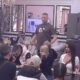 NEMANJA TOŠIĆ PRODRMAO BELOM KUĆOM: Zadrugar pokrenuo paklenu podelu budžeta, maske pale pred svima (VIDEO) – podela budžeta u Beloj kući