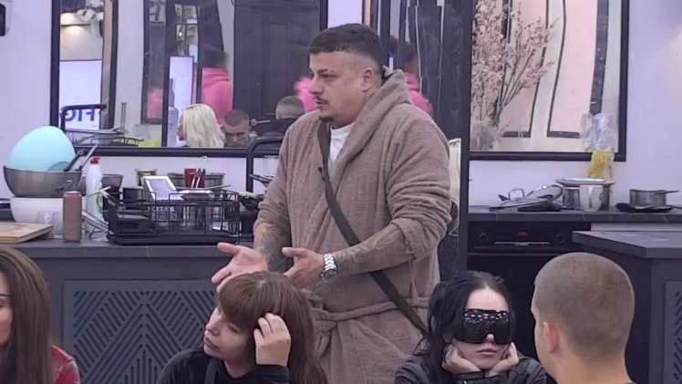 SUKOBI KULJAJU U BELOJ KUĆI: Terza i Dačo otkrili šta se dešava iza Anelinih i Carevih šifri, reakcije zadrugara ne prestaju (VIDEO) – šifre u Eliti