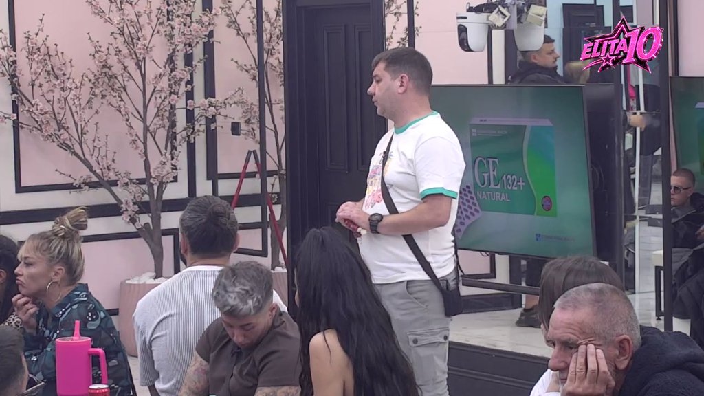 MASKE PADAJU U ELITI: Ivan bez pardona prozvao Sandru zbog ankete, gledaoci ne štede reči (VIDEO) – anketa u Eliti