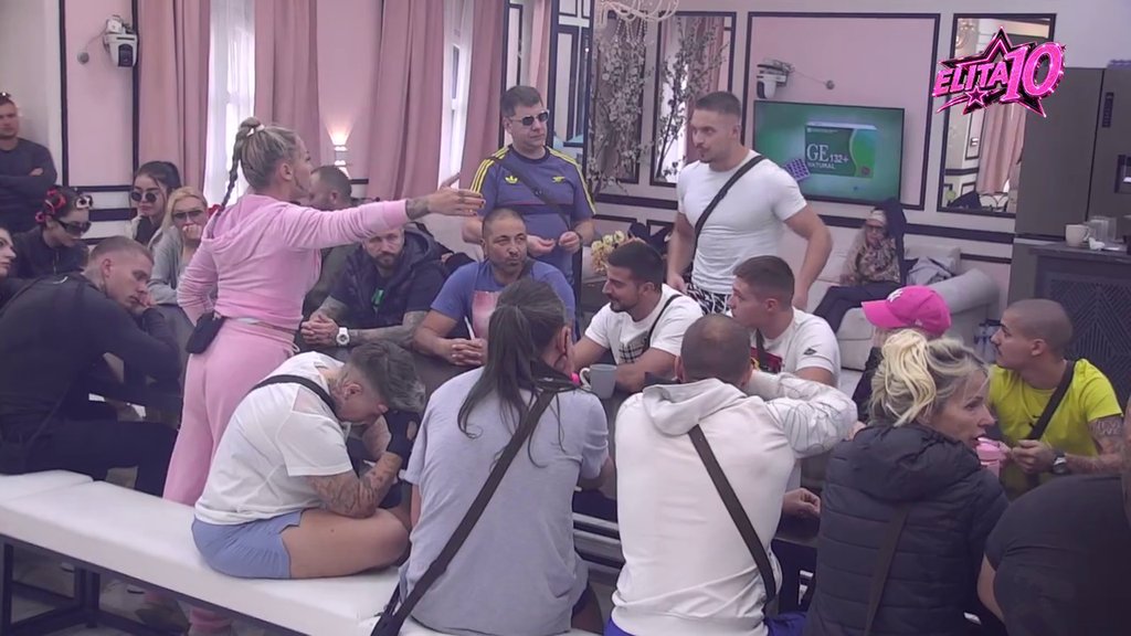OPTUŽBE ODJEKUJU U BELOJ KUĆI: Biljana Čavlin javno prozvala Dalibora Zarića za krađu, Zuzija stala u njegovu odbranu (VIDEO) – krađa hrane u Beloj kući