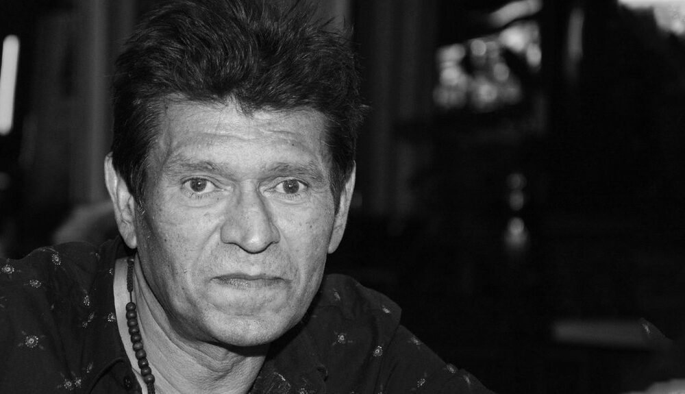 SINAN SAKIĆ JE VOLEO ŽIVOT BEZ KOČNICA: Njegova sudbina i pesme i dalje diraju srca publike (FOTO)