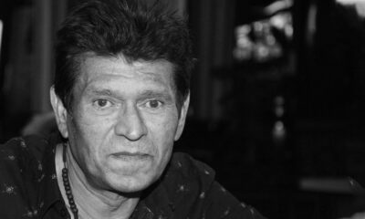 SINAN SAKIĆ JE VOLEO ŽIVOT BEZ KOČNICA: Njegova sudbina i pesme i dalje diraju srca publike (FOTO)