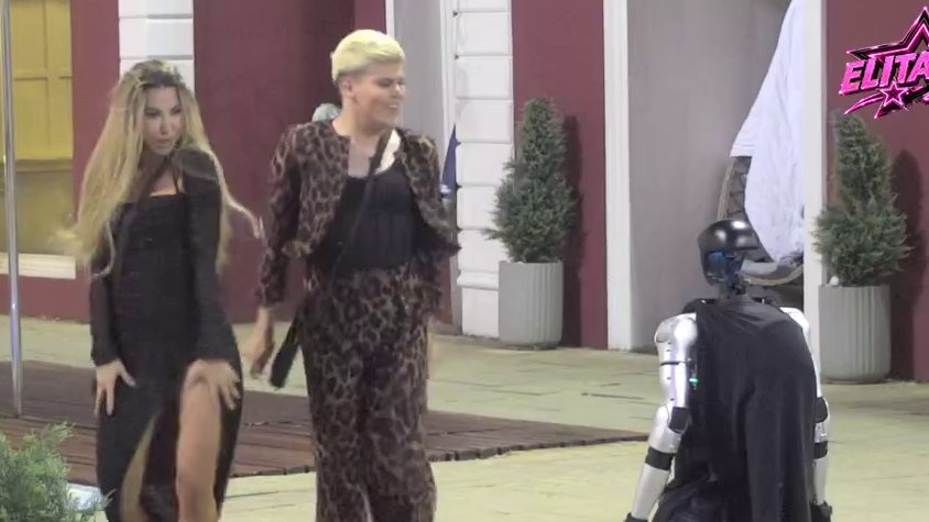 ANELI ODUSTALA PRED SVIMA ZBOG CARA: Zamešala kukovima sa Urošem, pa stala kada je shvatila šta radi (VIDEO) – Aneli Ahmić i Uroš Stanić